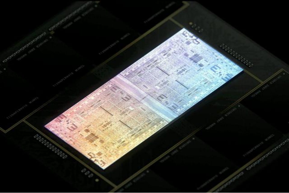 业内人士透露，苹果刚刚发布了其 M1 Ultra SoC，该芯片采用内部开发的 UltraFusion 封装架构，将由台积电采用 5nm 工艺节点和先进封装技术制造，所需的 ABF 载板将完全由欣兴电子提供。鱼见海科技-小程序源码-网站源码-免费源码鱼见海资源网-免费PHP网站源码模板,插件软件资源分享平台！