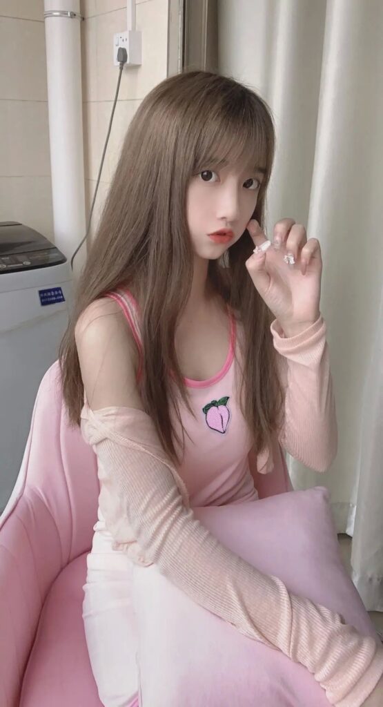 图片[2]鱼见海科技-小程序源码-网站源码-免费源码清纯美女 粉色上衣 连衣裙 吊带 写真套图鱼见海科技-小程序源码-网站源码-免费源码鱼见海资源网-免费PHP网站源码模板,插件软件资源分享平台！